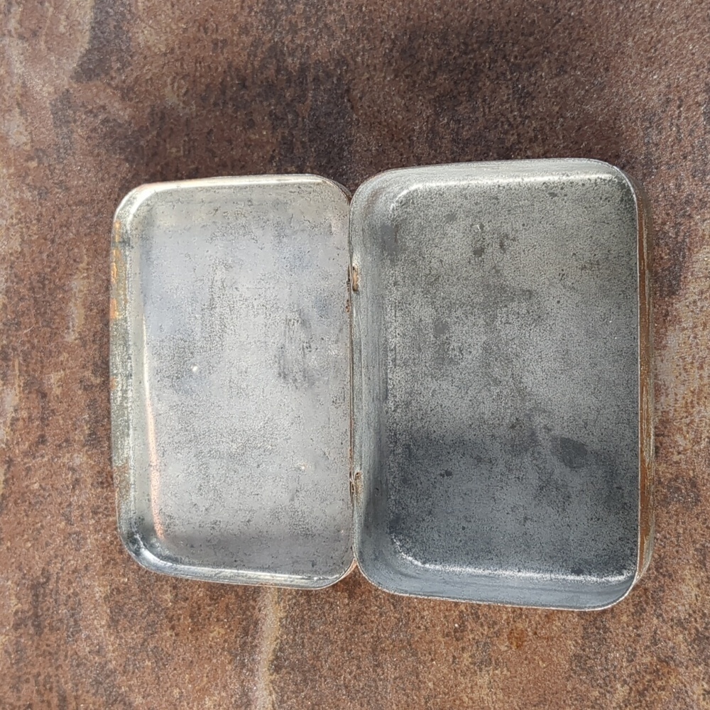 Nottingham Eucalyptus & Menthol Pastilles Tin - Picture 3 of 4